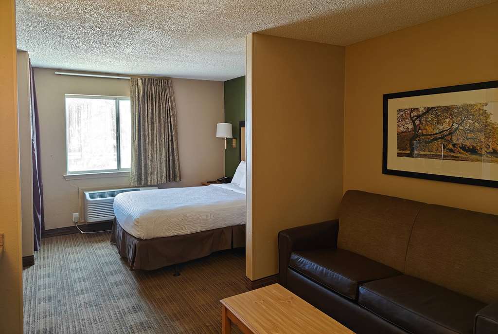 Hawthorn Extended Stay by Wyndham DFW Airport North - photo 11