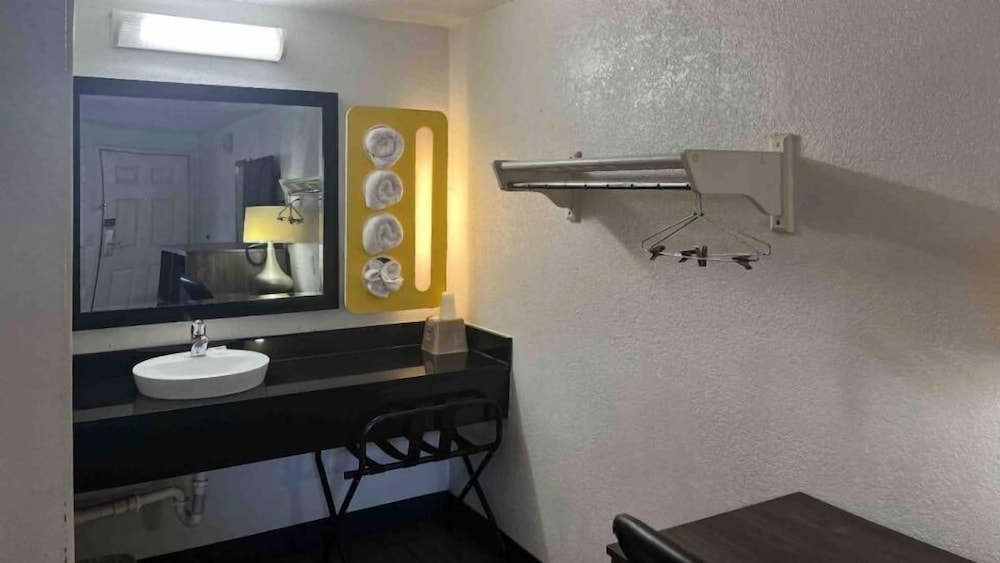 Motel 6 Canon City CO - photo 34