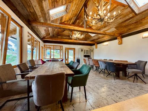 Sadova Village — 4-Star Luxury Hotel in Sadova, Romania