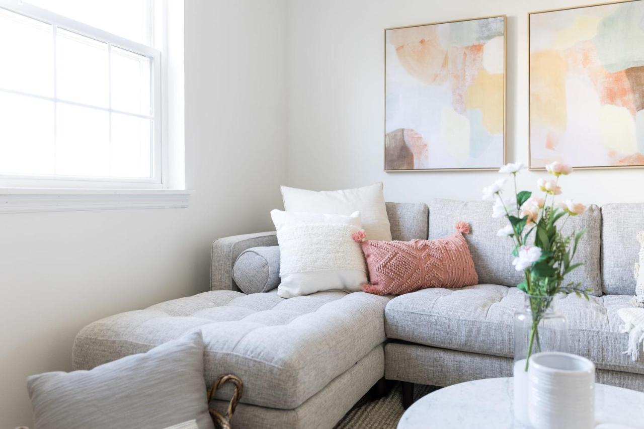 Rosé Bungalow 1 Mile to Broadway — 4-Star Luxury Hotel in Nashville, United States