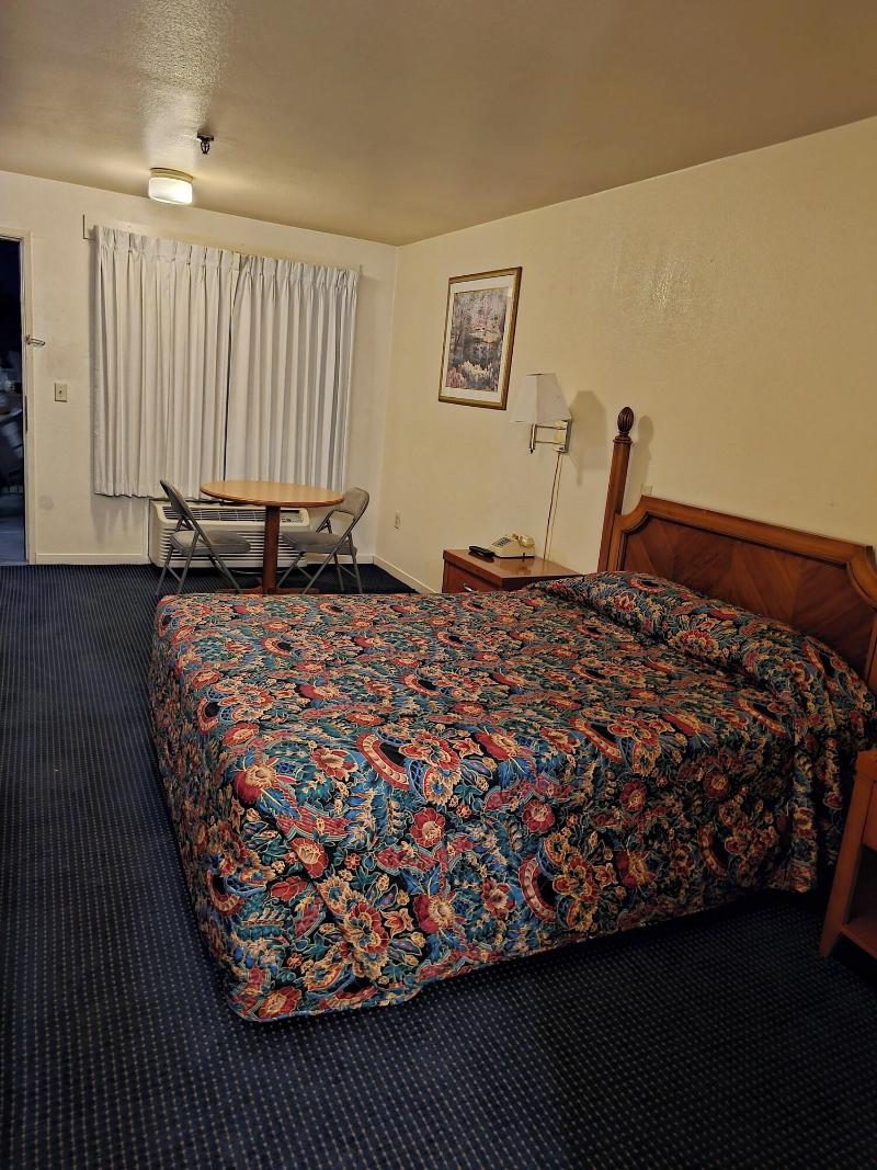 Terrace Inn and Suites - photo 8