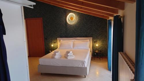 Lecchi Home — 4-Star Luxury Hotel in Capriate San Gervasio, Italy