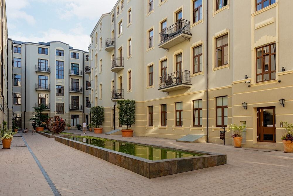 Piotrkowska 37 Apartments — 4-Star Luxury Hotel in Lodz, Poland