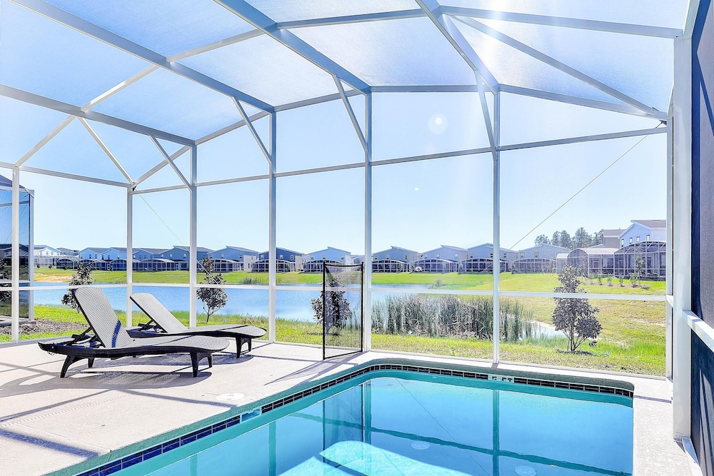 Beach Retreat by Orlando Short Term — 4-Star Luxury Hotel in Davenport, United States