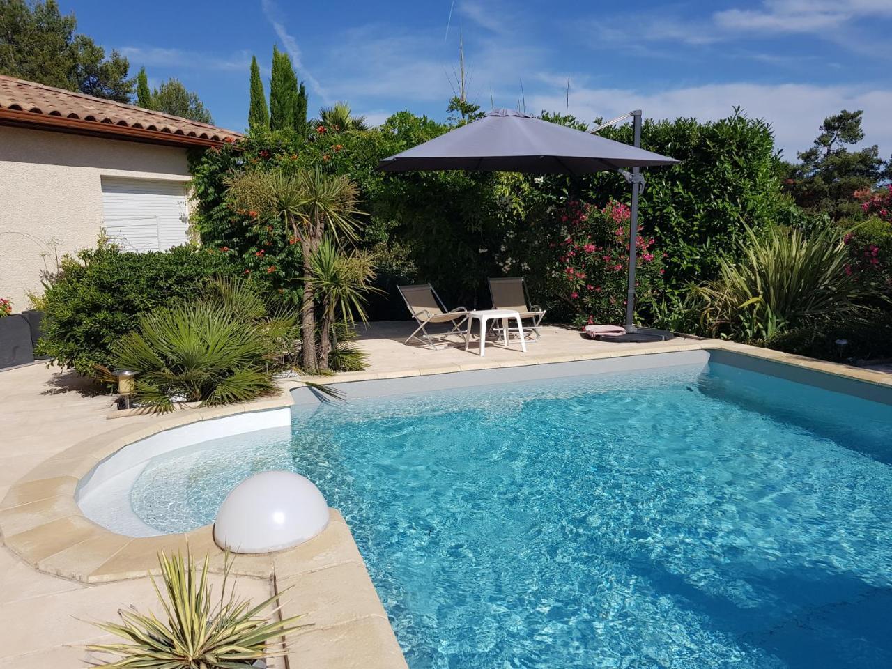 Studio Villa Les Canas — 4-Star Luxury Hotel in Saint-Gely-Du-Fesc, France