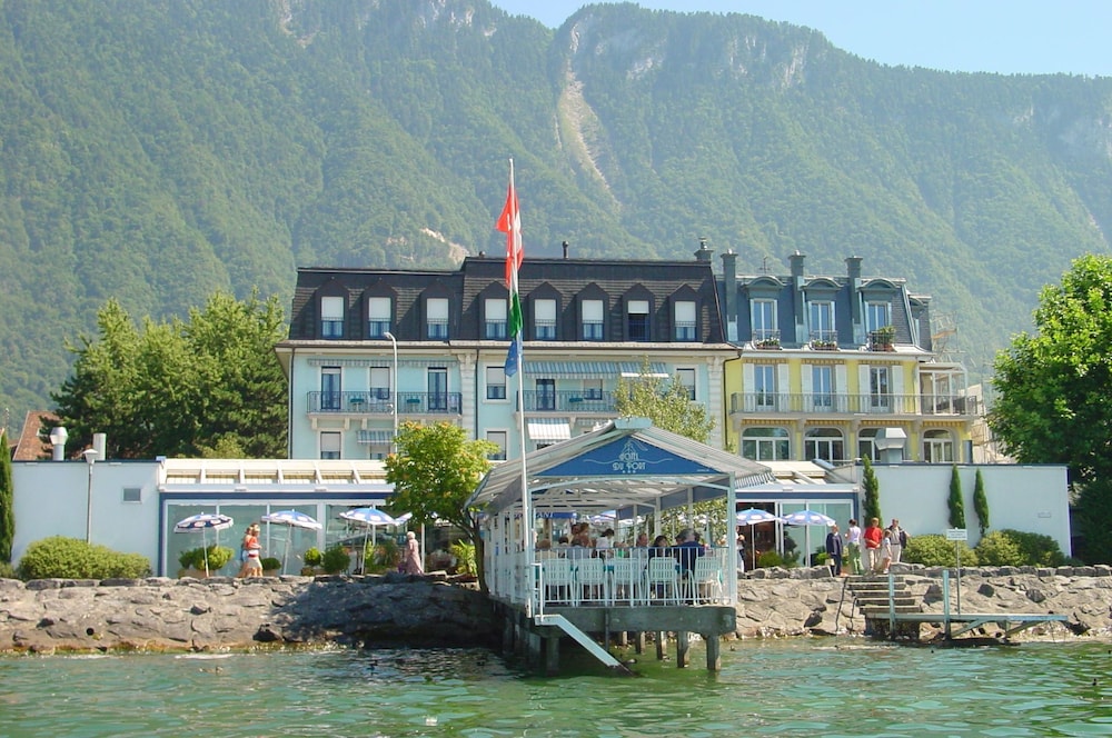 Hotel Du Port - carbon neutral hotel in Villeneuve