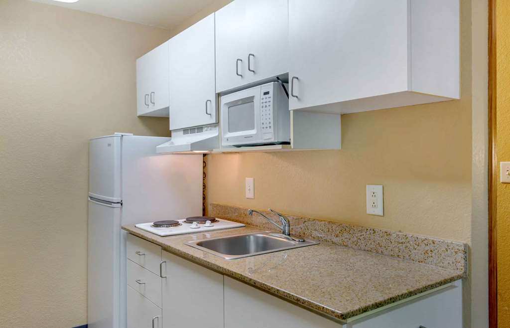 Extended Stay America Select Suites Atlanta Perimeter Peacht - photo 9