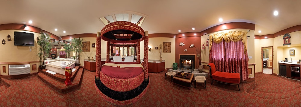Inn of the Dove Romantic Suites with Jetted Tub & Fireplace - photo 34