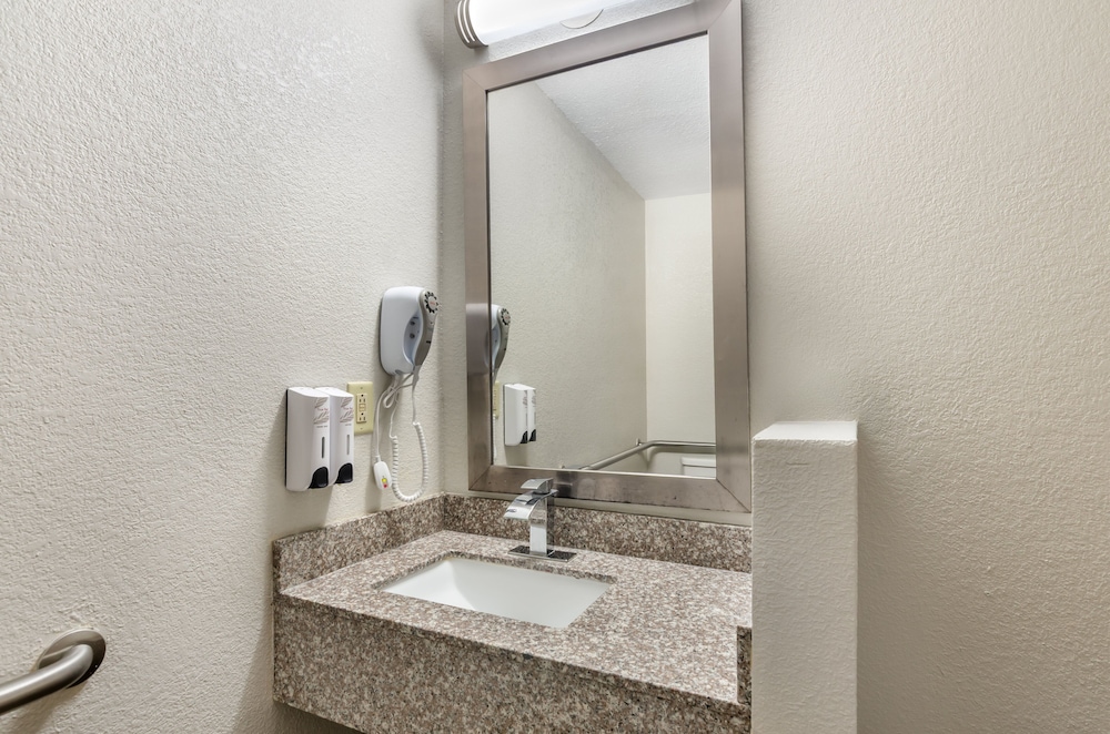 Red Roof Inn Staunton - photo 21