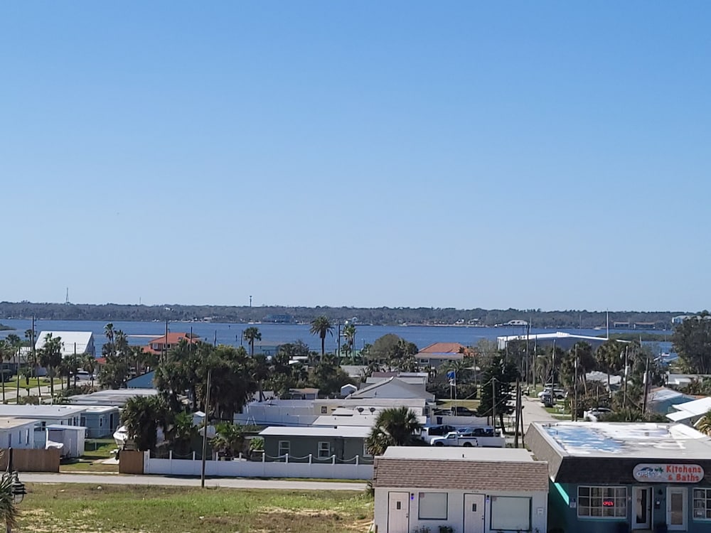 Beachside Hotel - photo 48