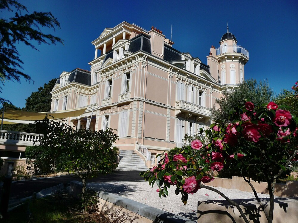Chateau Hotel Les Tourelles in Sainte-Maxime, France