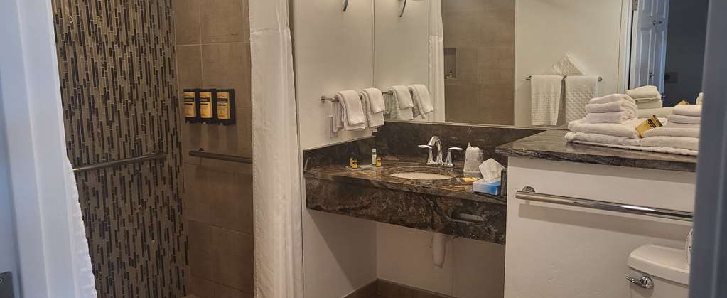 Best Western Plus Butte Plaza Inn - photo 24