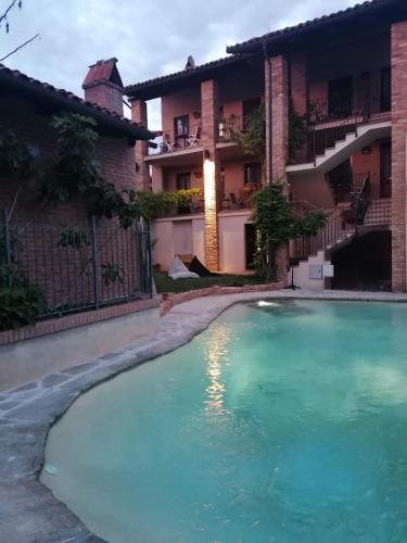 Agriturismo Cascina Rosengana — 4-Star Luxury Hotel in Cocconato, Italy