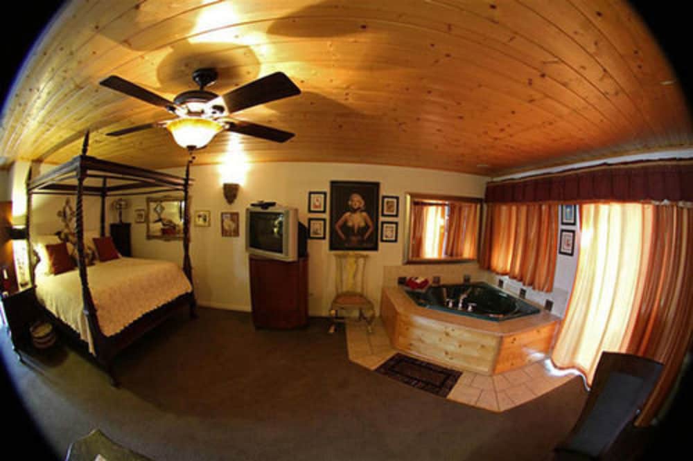 Echo Canyon Spa Resort - photo 17