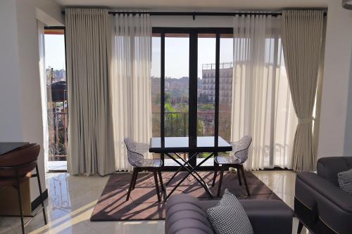 2 Bedroom Jonarrick Apartments Kisaasi — 4-Star Luxury Hotel in Kampala, Republic of Uganda
