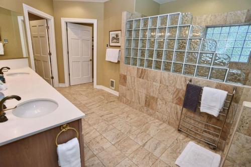 Spring Mountain Manor by Casago McCall Donerightmanagement - photo 14