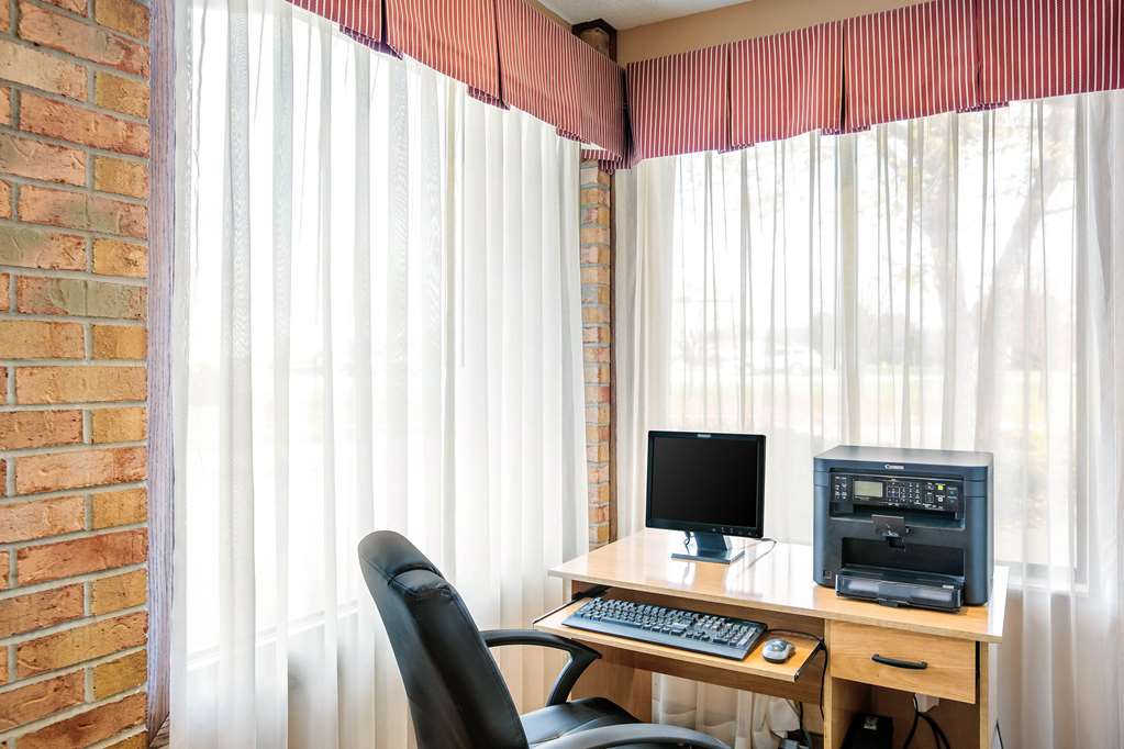 Quality Inn Storm Lake - photo 25