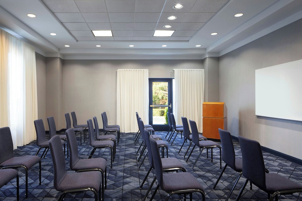 Courtyard by Marriott Newark Silicon Valley - photo 41
