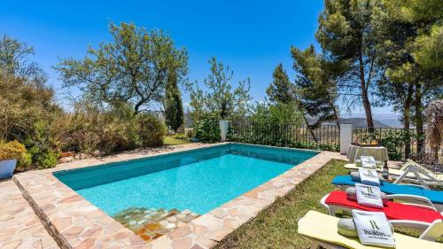 Cortijo La Alberquilla Íllora by Ruralidays — hotel in Illora