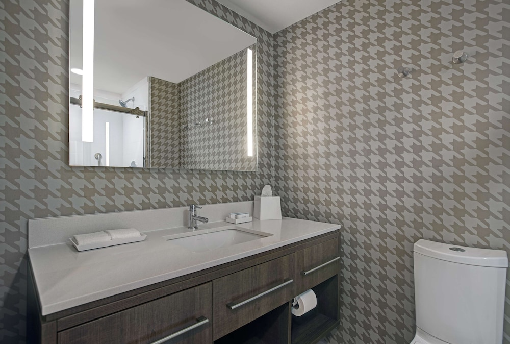 Home2 Suites by Hilton Milwaukee Downtown - photo 30