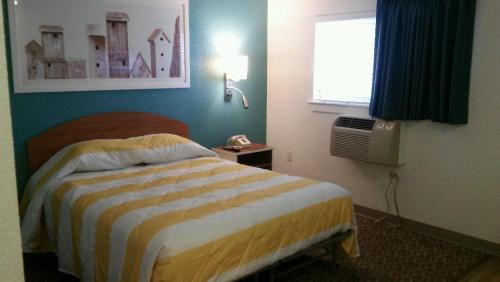 InTown Suites Extended Stay Denver CO Englewood - photo 5