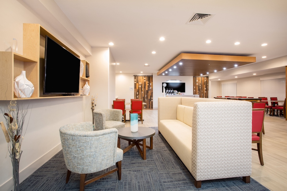 Holiday Inn Express Hotel & Suites Ft. Collins an IHG Hotel - photo 4