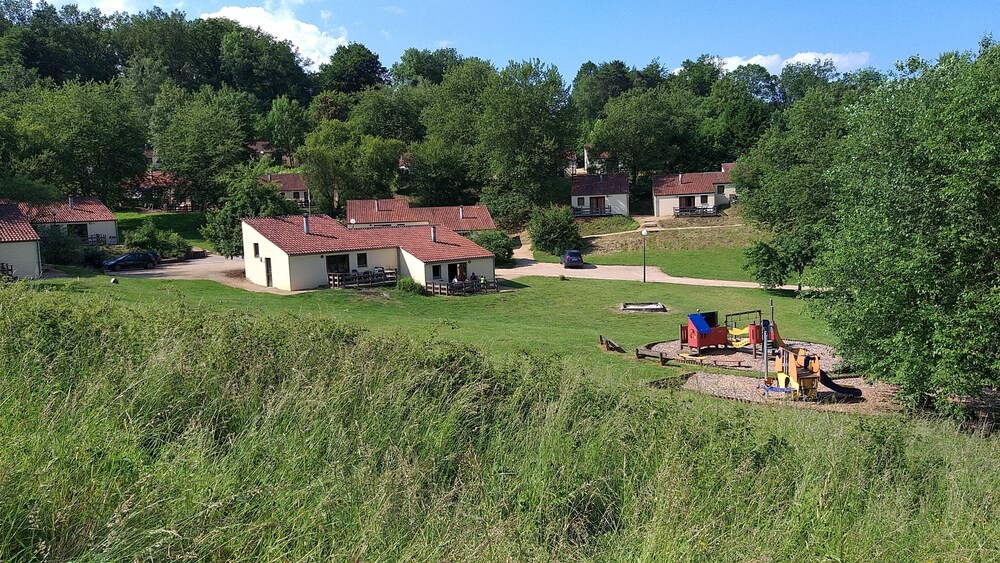 Bungalows du Lac de Rabais — hotel in Virton