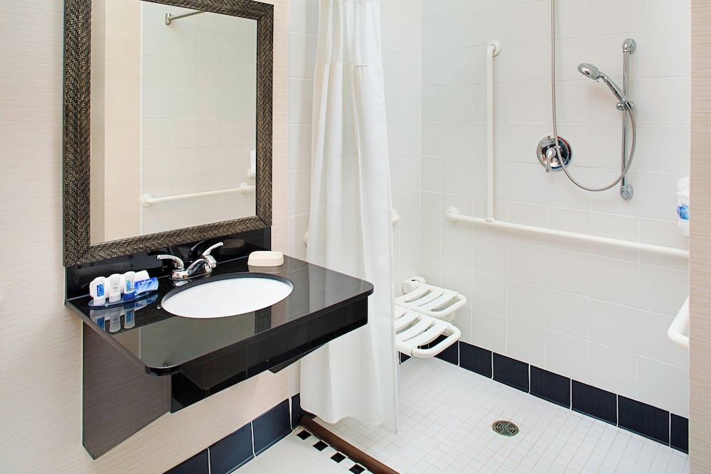 Fairfield Inn & Suites by Marriott San Antonio Seaworld - photo 7