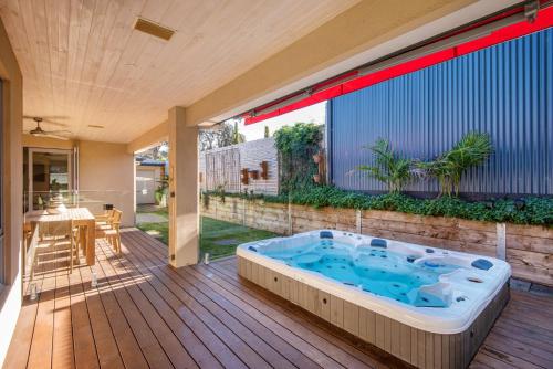 Luxury And Style On Pasadena With Large Spa — Rye