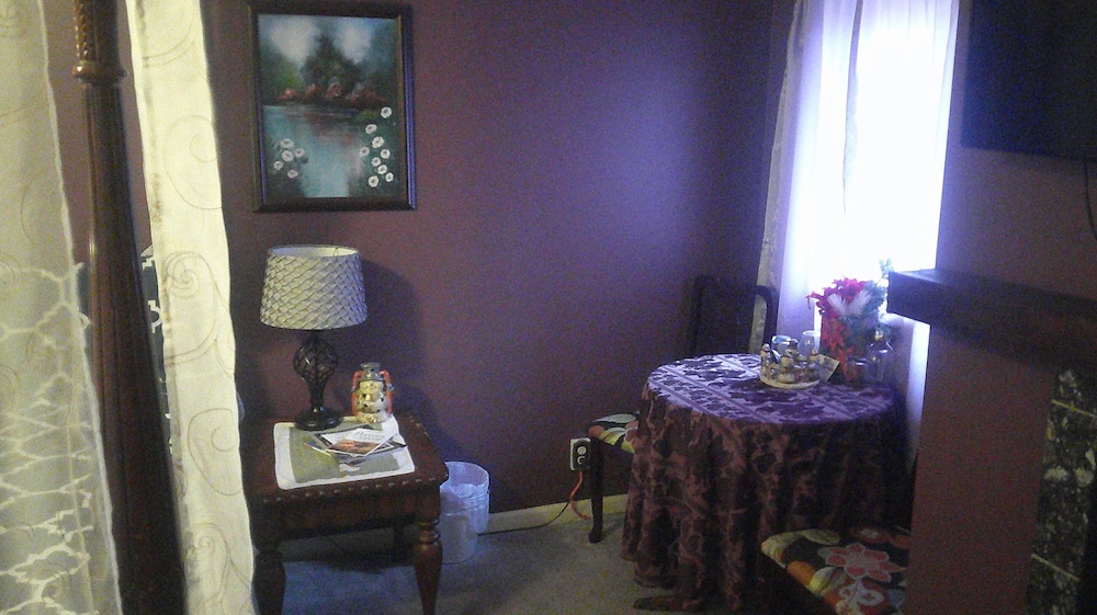 Lil Black Bear Inn - photo 29