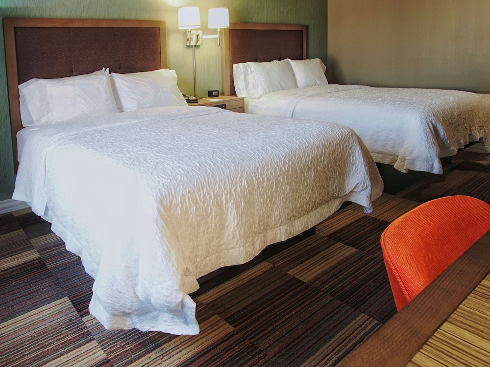 Hampton Inn & Suites Moore - photo 7