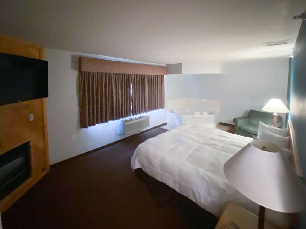Motel6 Norway MI - photo 13