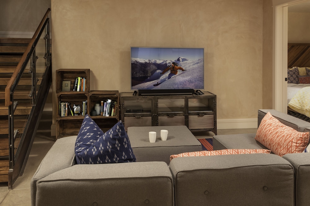 Element 52 Auberge Collection - photo 195