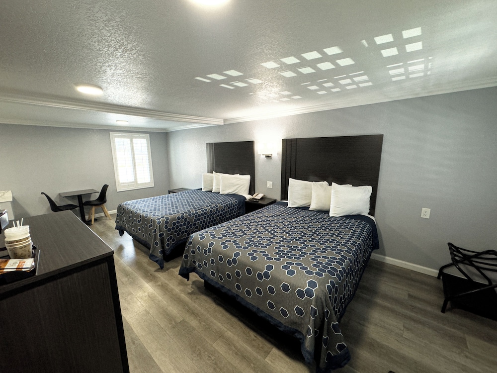 Sea Garden Inn - photo 23