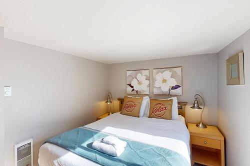 Beaches Inn Buccaneer Bay Bungalow - photo 6