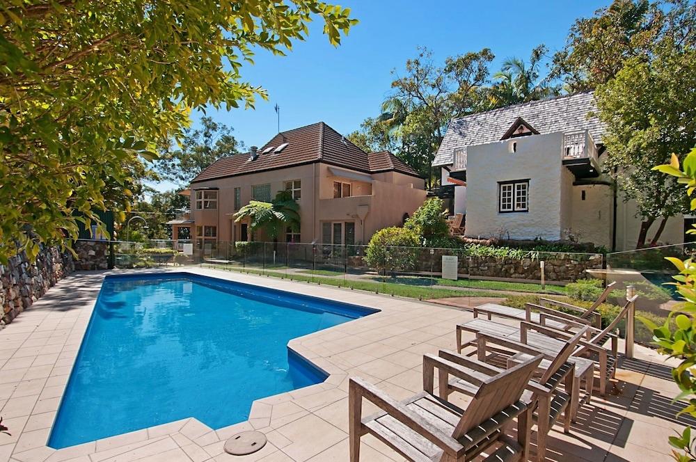 Alderly 10 Little Cove Escape — 4-Star Luxury Hotel in Noosa Heads, Australia
