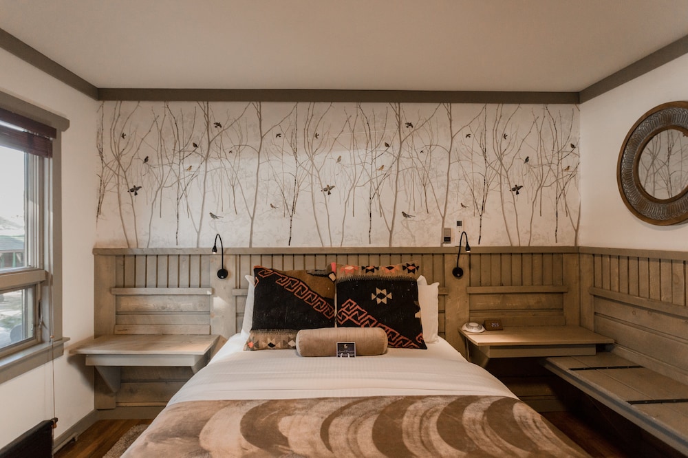 Highland Haven Creekside Inn - photo 13