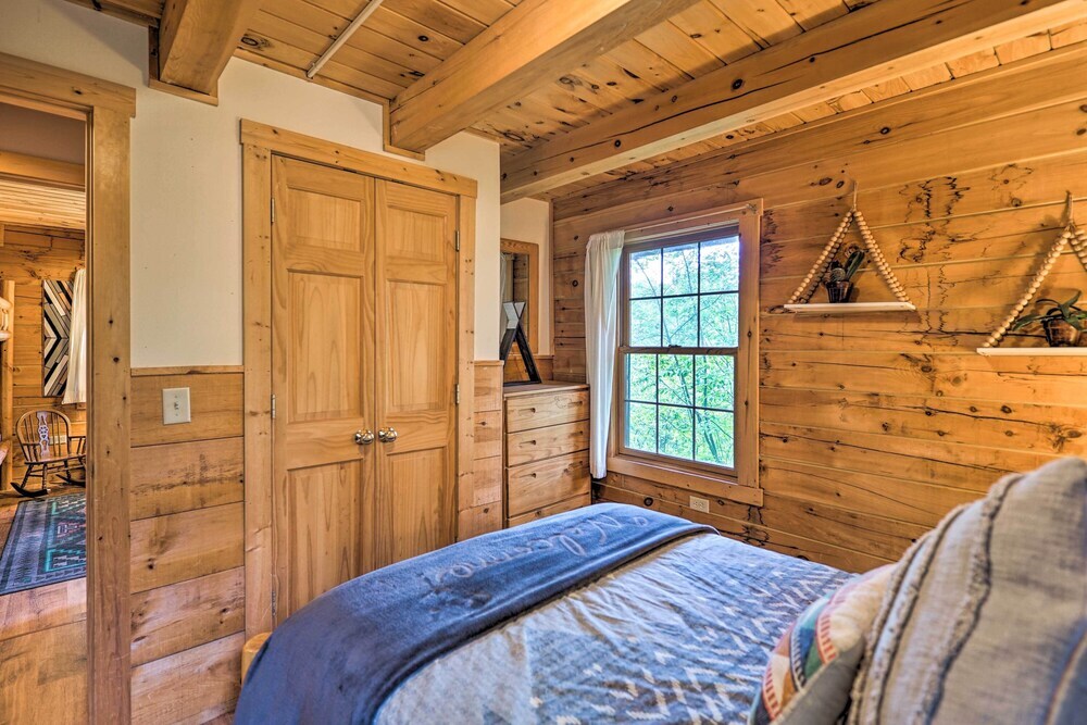 Cozy Retreat with Porch and Double JJ Resort Access - photo 6