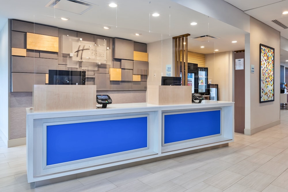 Holiday Inn Express & Suites Grand Rapids Airport South by IHG - photo 34