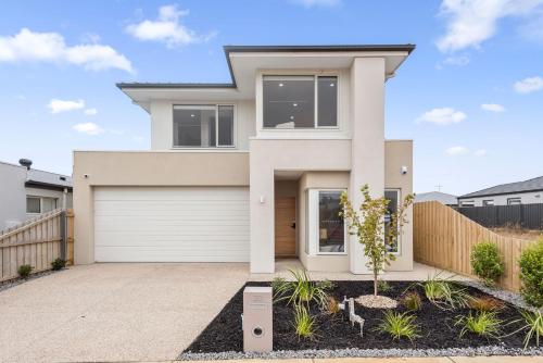Georgina By The Bay — Saint Leonards