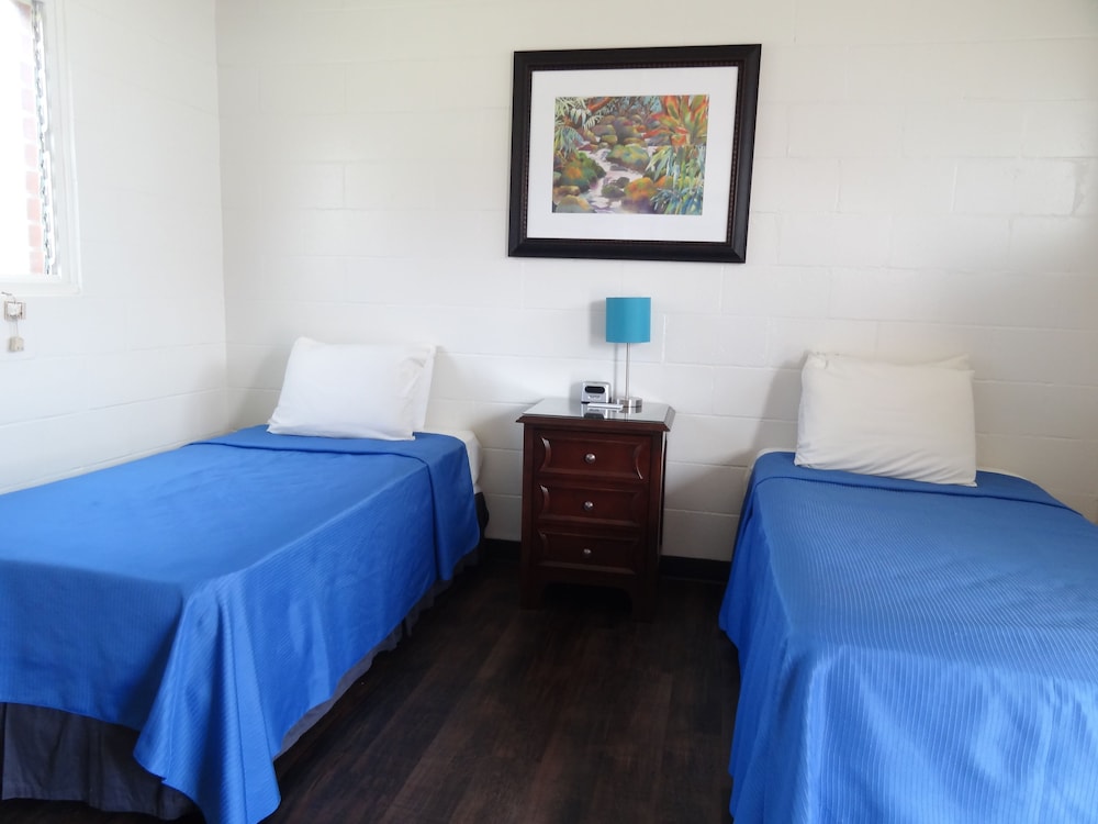Tip Top Motel Cafe & Bakery - carbon neutral hotel in Lihue