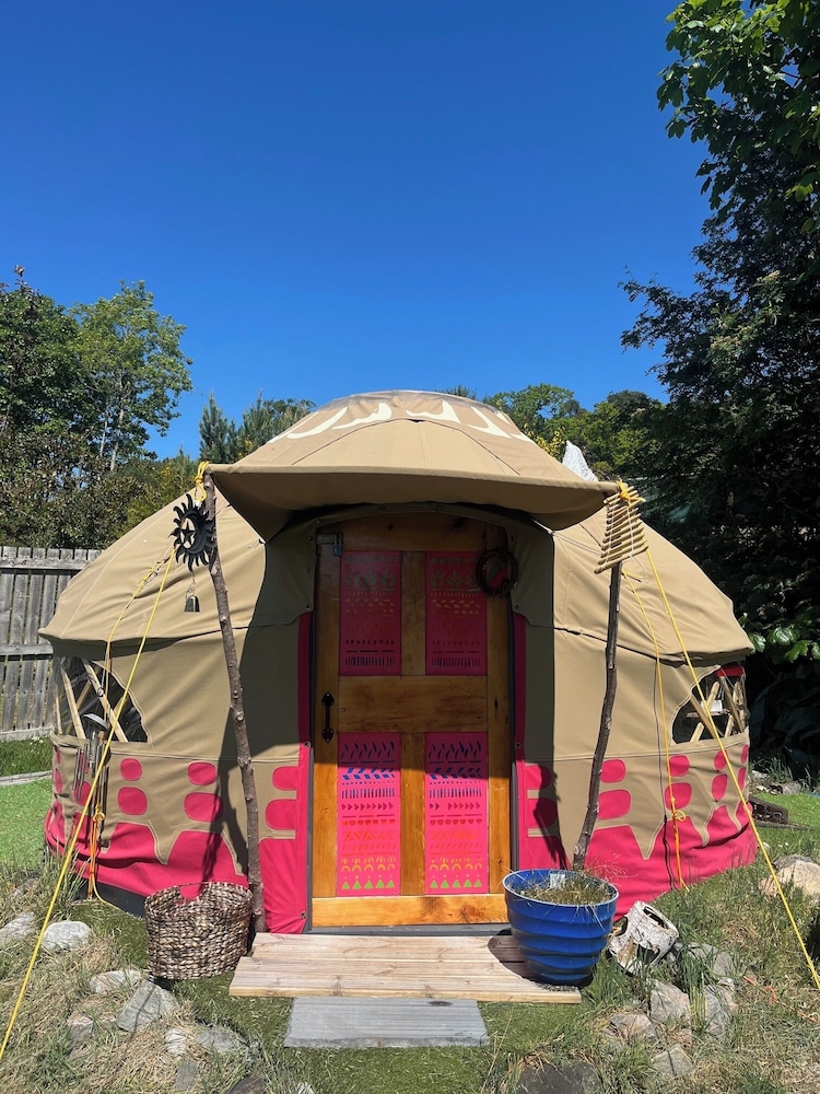 Yurt Retreat Overlooking the River Blackwater — hotel in Strathpeffer