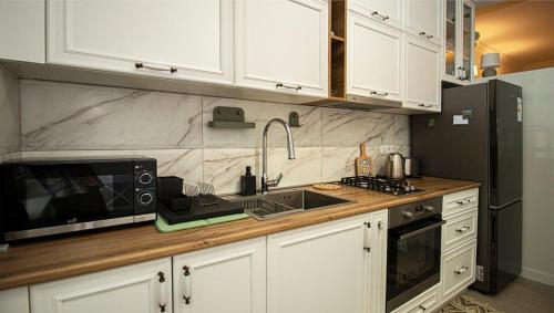 Elegant 1BR Vake Apt for 3 By Wehost