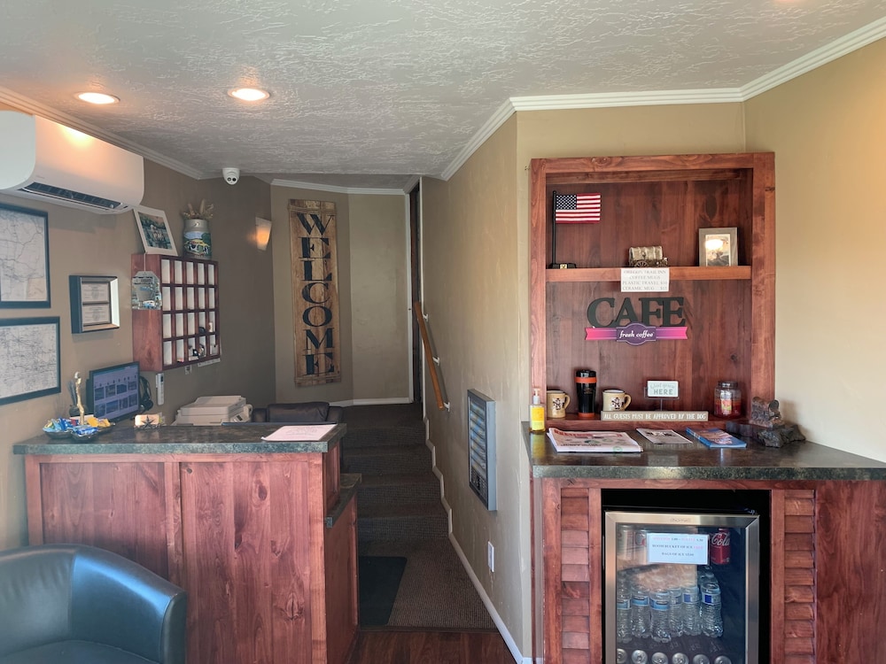 Oregon Trail Inn - photo 3