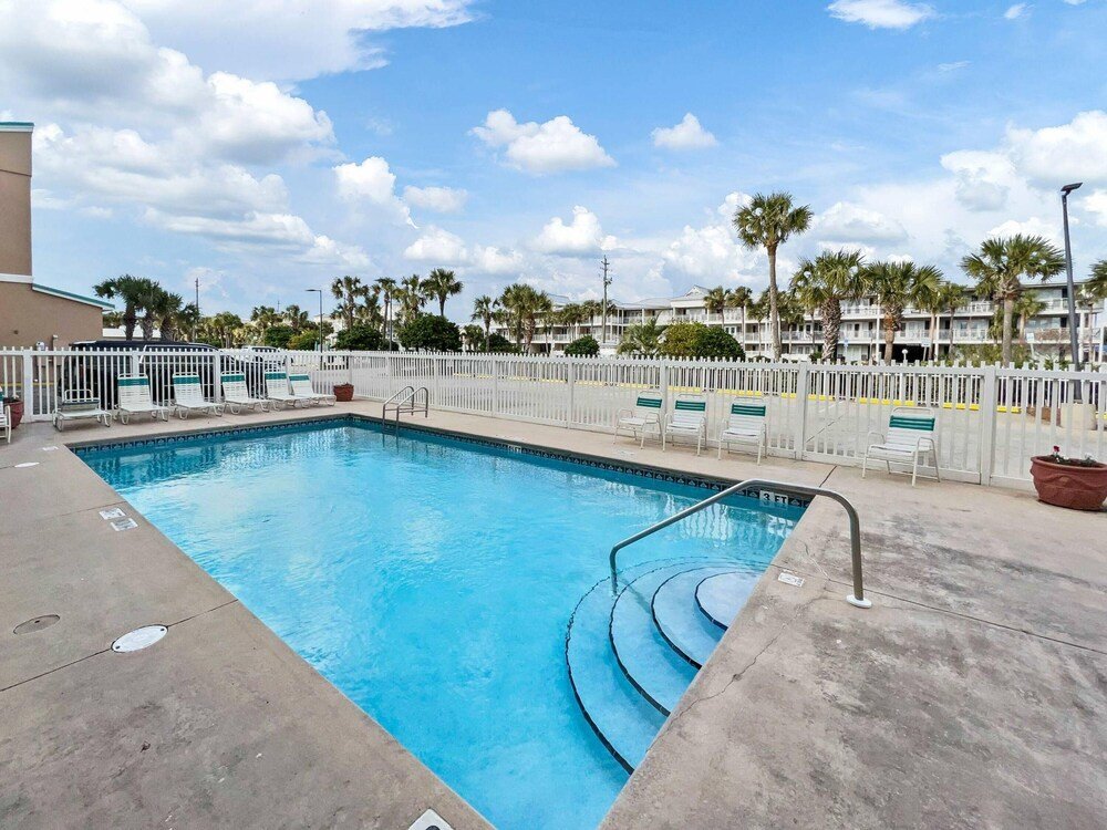 Crystal Sands West 308a by Destin Getaways - photo 13