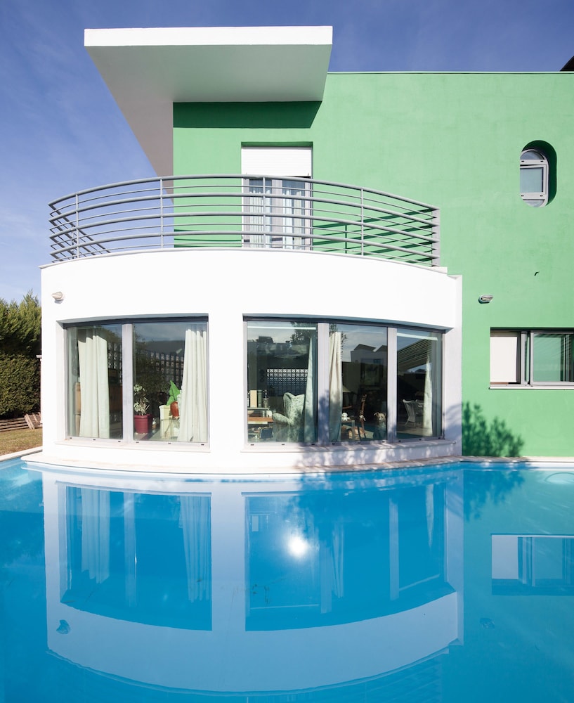 Villa Teresa — 4-Star Luxury Hotel in Palmela, Portugal