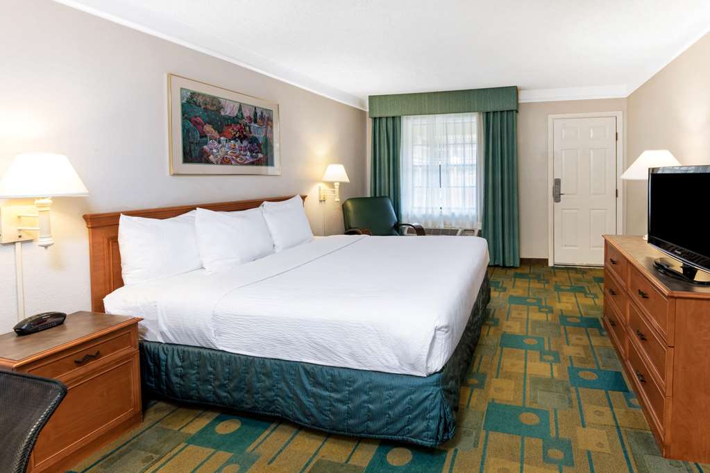 La Quinta Inn By Wyndham IH 10 West San Antonio TX - photo 20