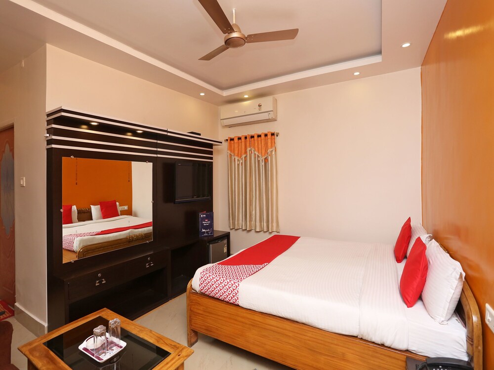 Oyo 7847 New Mega Palace — Patna