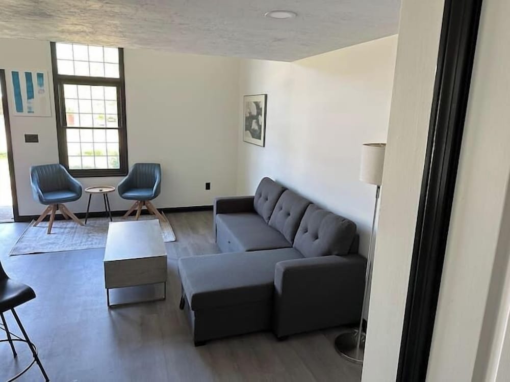 Harborside Suites - photo 24