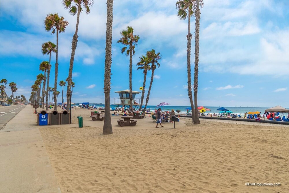 Seaside Villa — 4-Star Luxury Hotel in Oceanside, United States